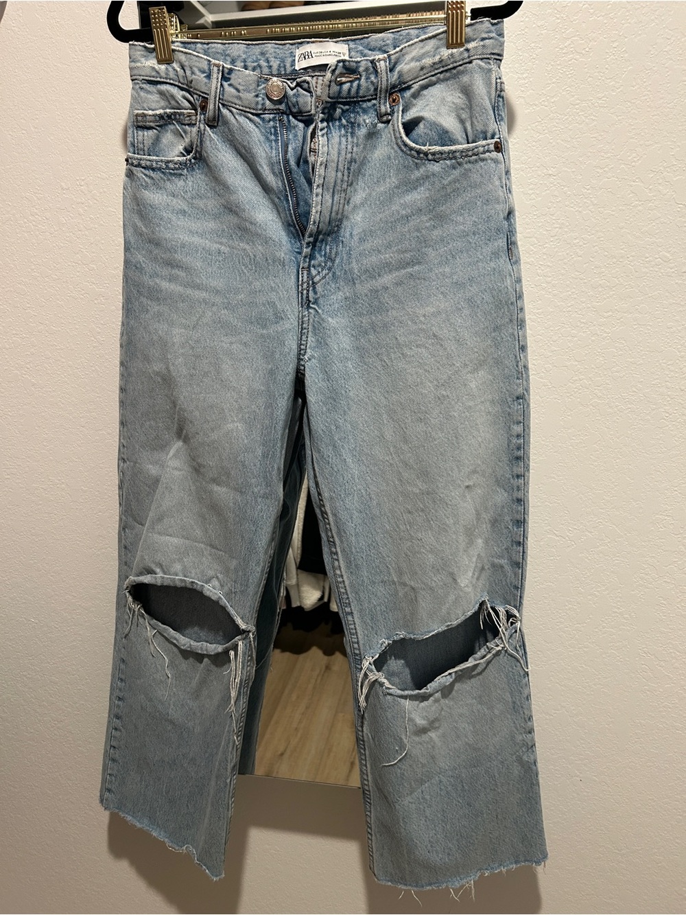 Light Wash Distressed Knee-Rip Jeans